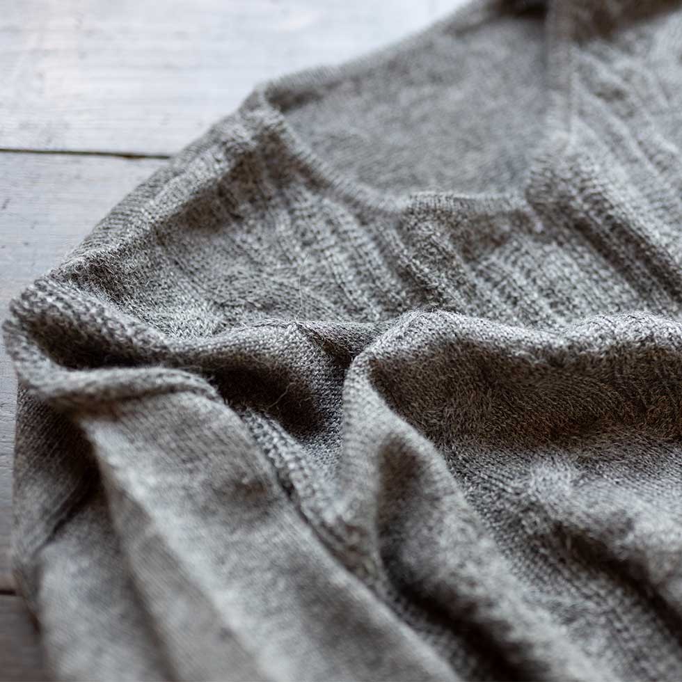 ベビーリャマ100%Vネックプルオーバー 08